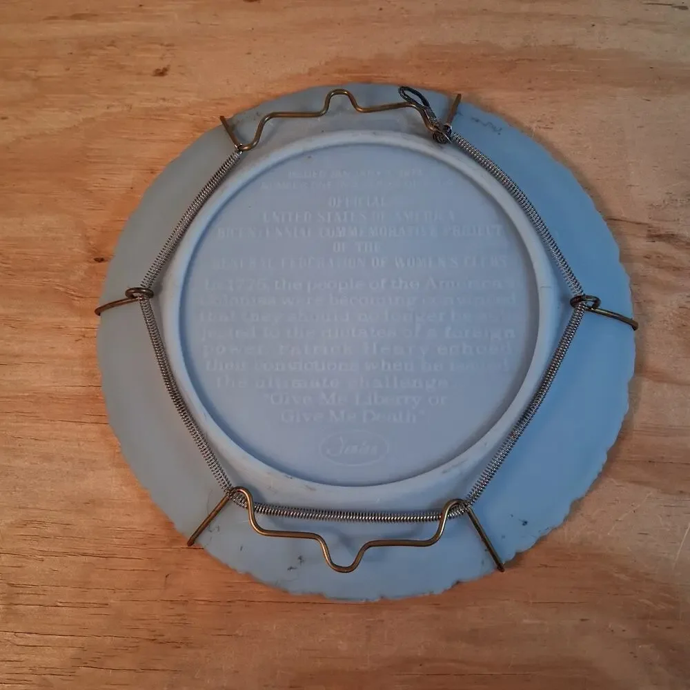 Fenton Vintage Give me Liberty 1776-1976 Bicentennial Powder Blue Glass Plate